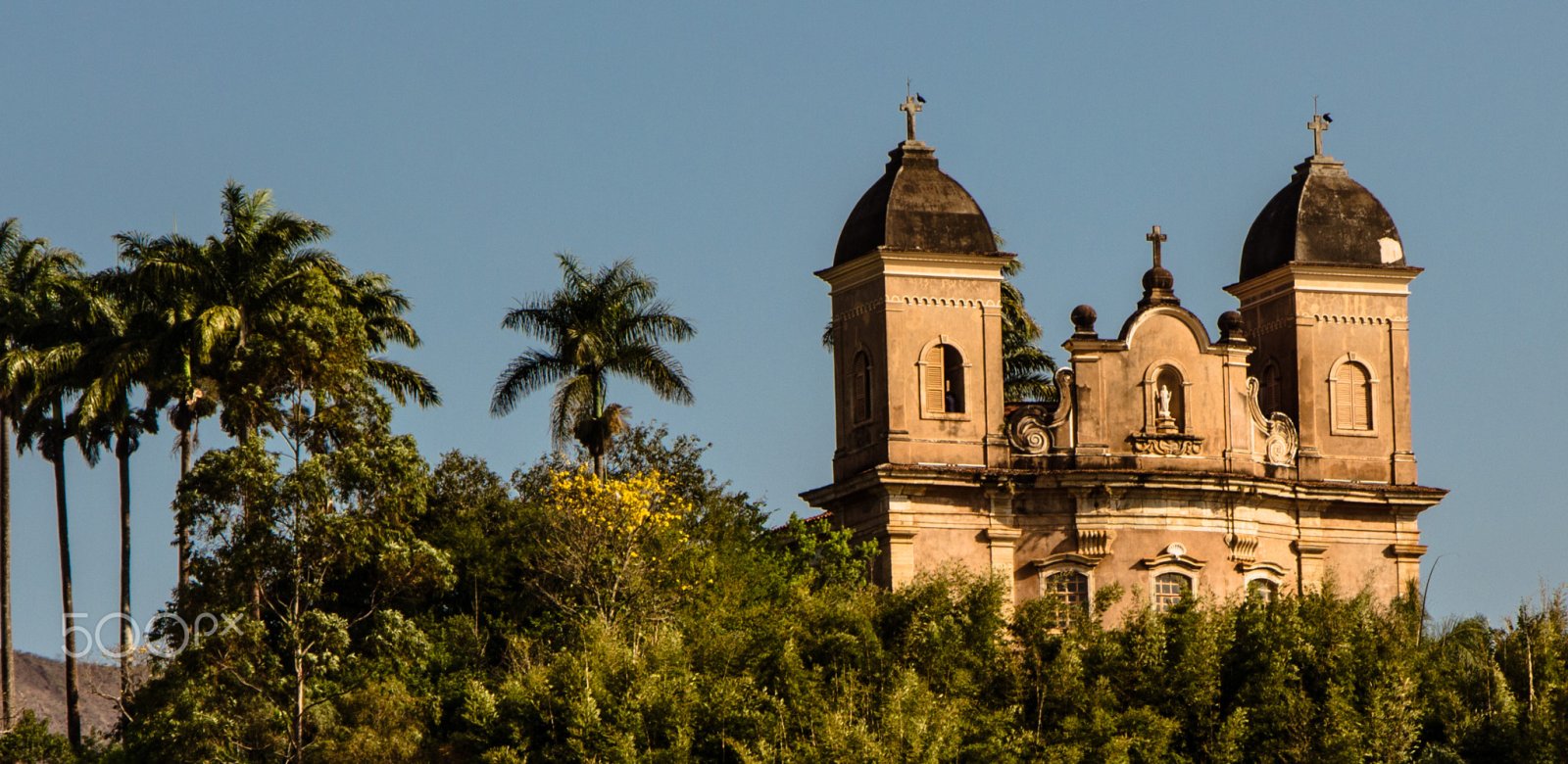 Dos iglesias en Mariana - Mariana - Minas Gerais | Secret World Trip Planner
