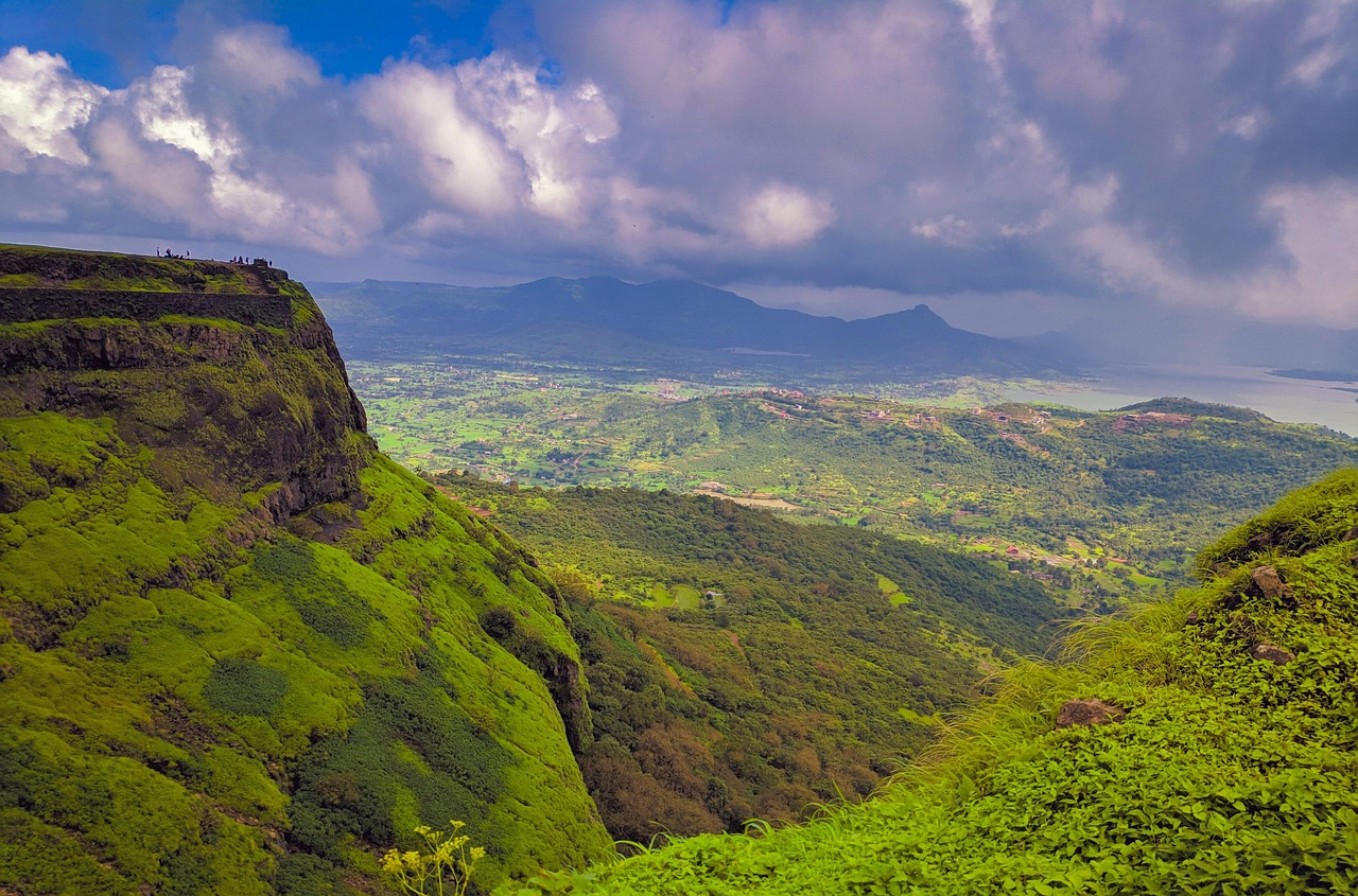 Nagphani (Cobra kang Hood), 12 km adoh saka Lonavala - Lonavala | Secret World Trip Planner