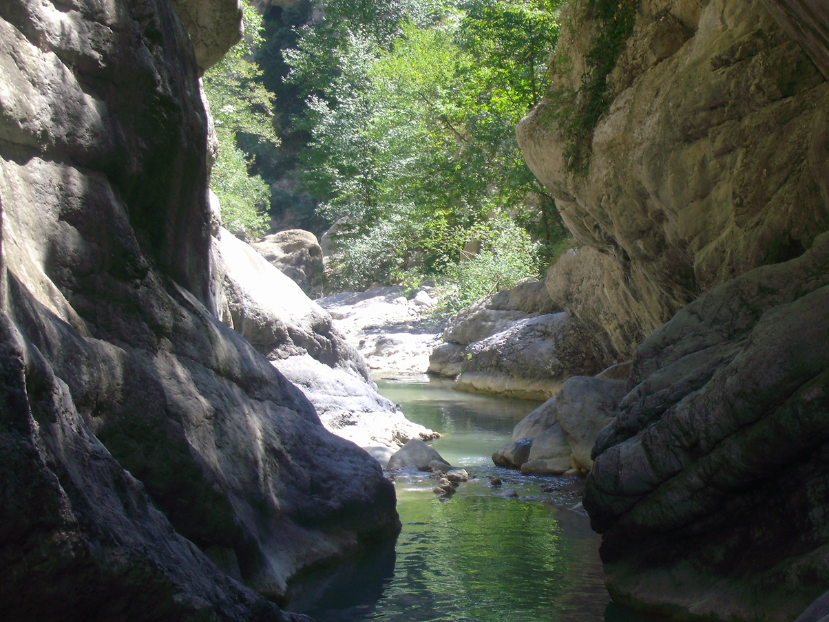 Pollino | Torrente Raganello y su cañón - San Lorenzo Bellizzi | Secret World Trip Planner
