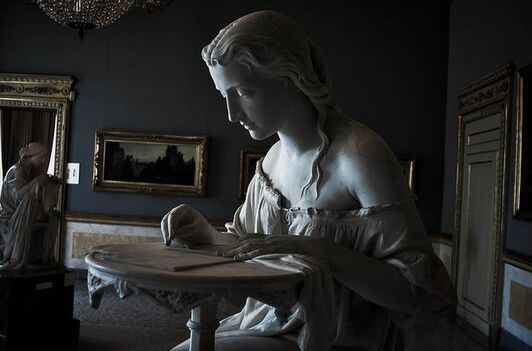 Donzella intenció d'escriure (1886-Giovanni Spertini) - Milano | Secret World Trip Planner