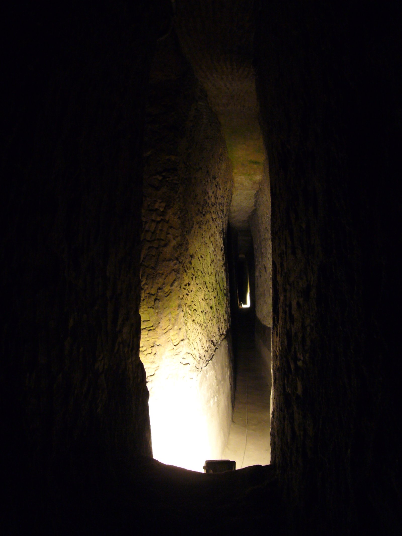 Neapelj / Piazza San Gaetano  - Napoli | Secret World Trip Planner