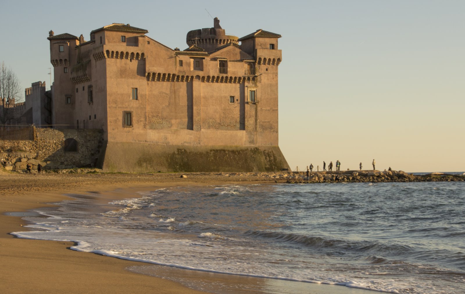 Dvorac Santa North - Santa Severa | Secret World Trip Planner