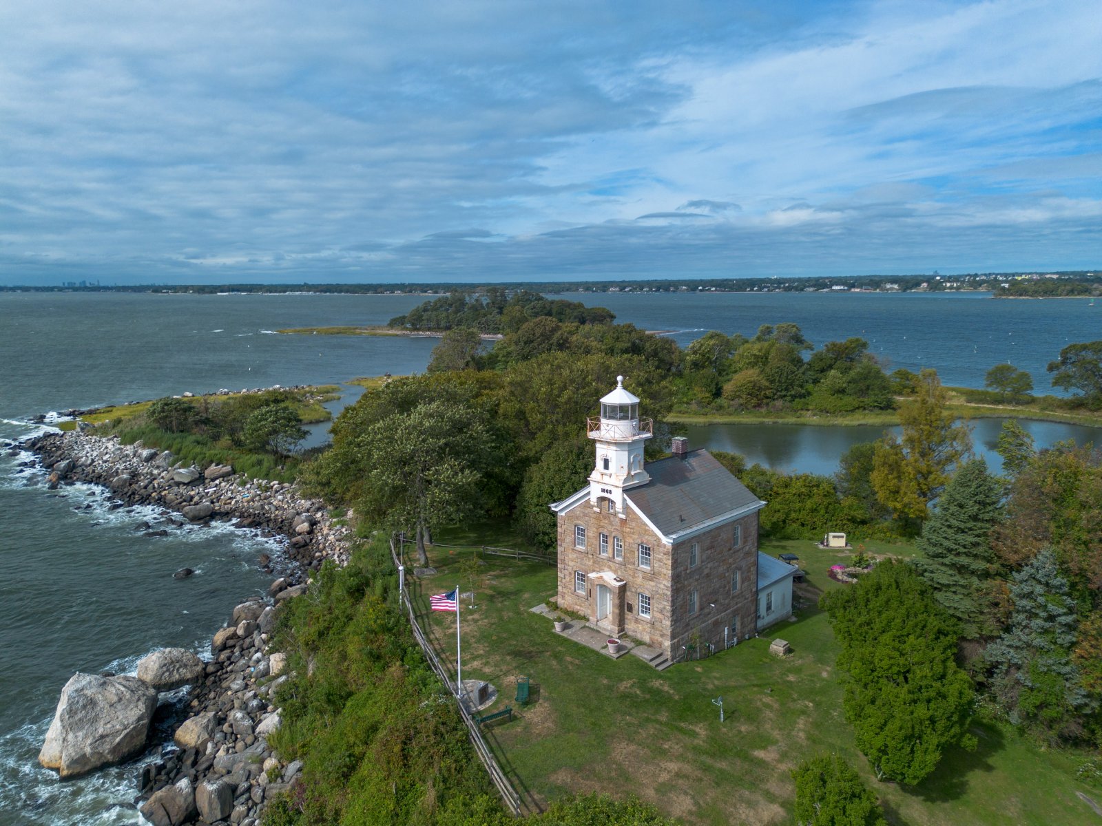 Great Captain Island Lighthouse - Greenwich | Secret World Trip Planner