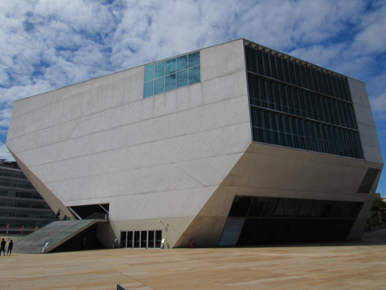 Porot: Das Haus der Musik - Porto | Secret World Trip Planner