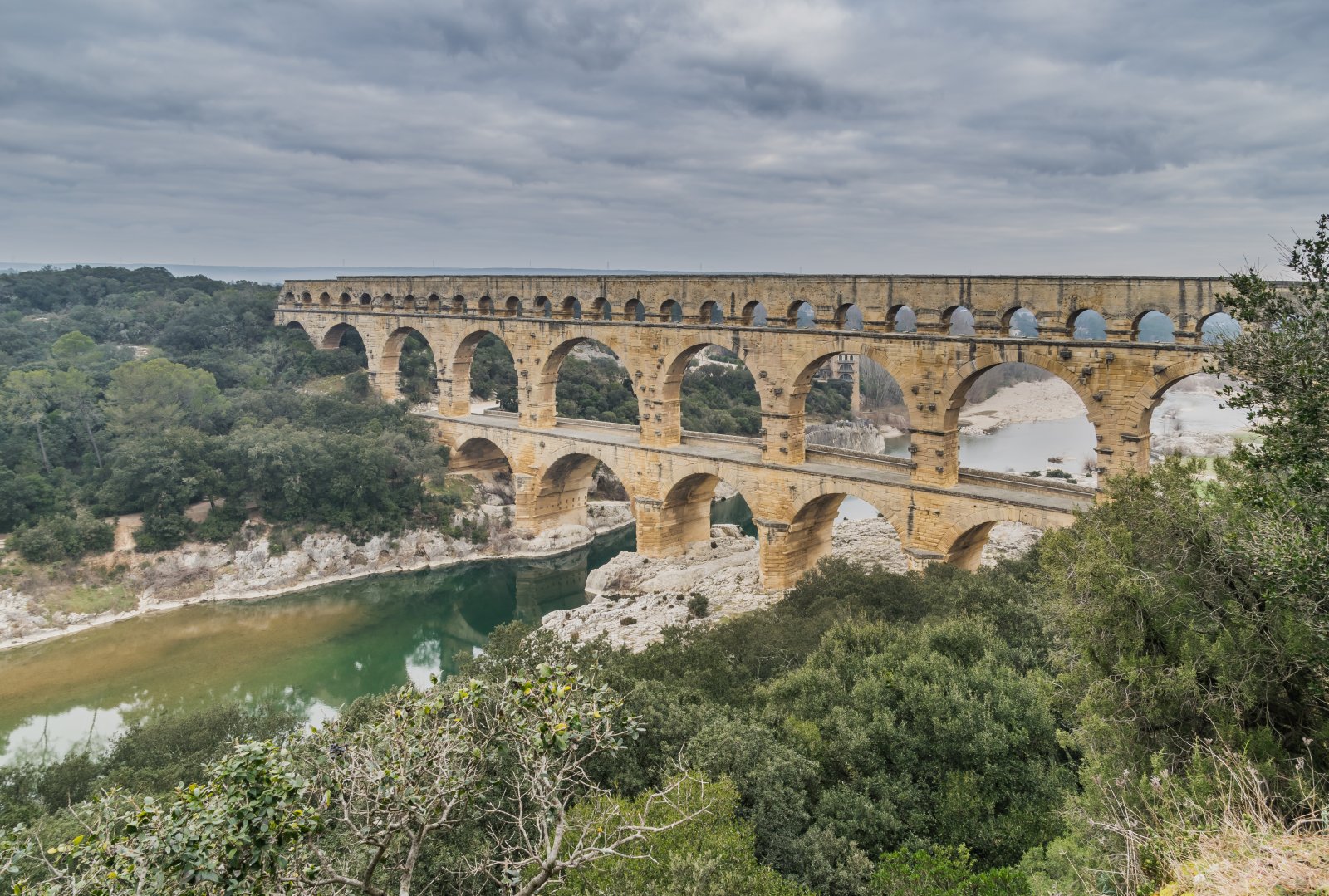 An du Pont Gard é ársa Rómhánach uiscrian droichead - Vers-Pont-du-Gard | Secret World Trip Planner