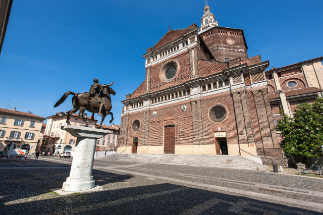 Katedralen i Pavia - Pavia | Secret World Trip Planner
