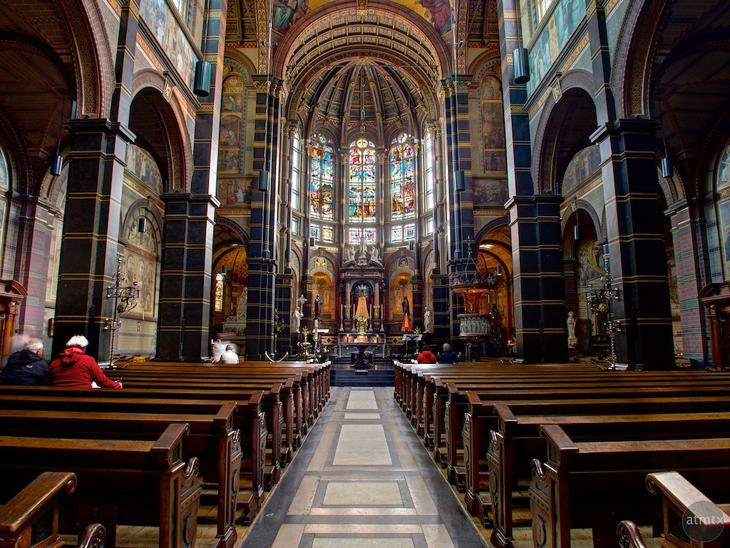 Basilica ng St. Nicholas - Amsterdam | Secret World Trip Planner