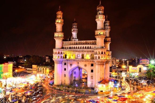 Charminar - Le monument le plus célèbre d'Hyderabad, en Inde. - Hyderabad | Secret World Trip Planner