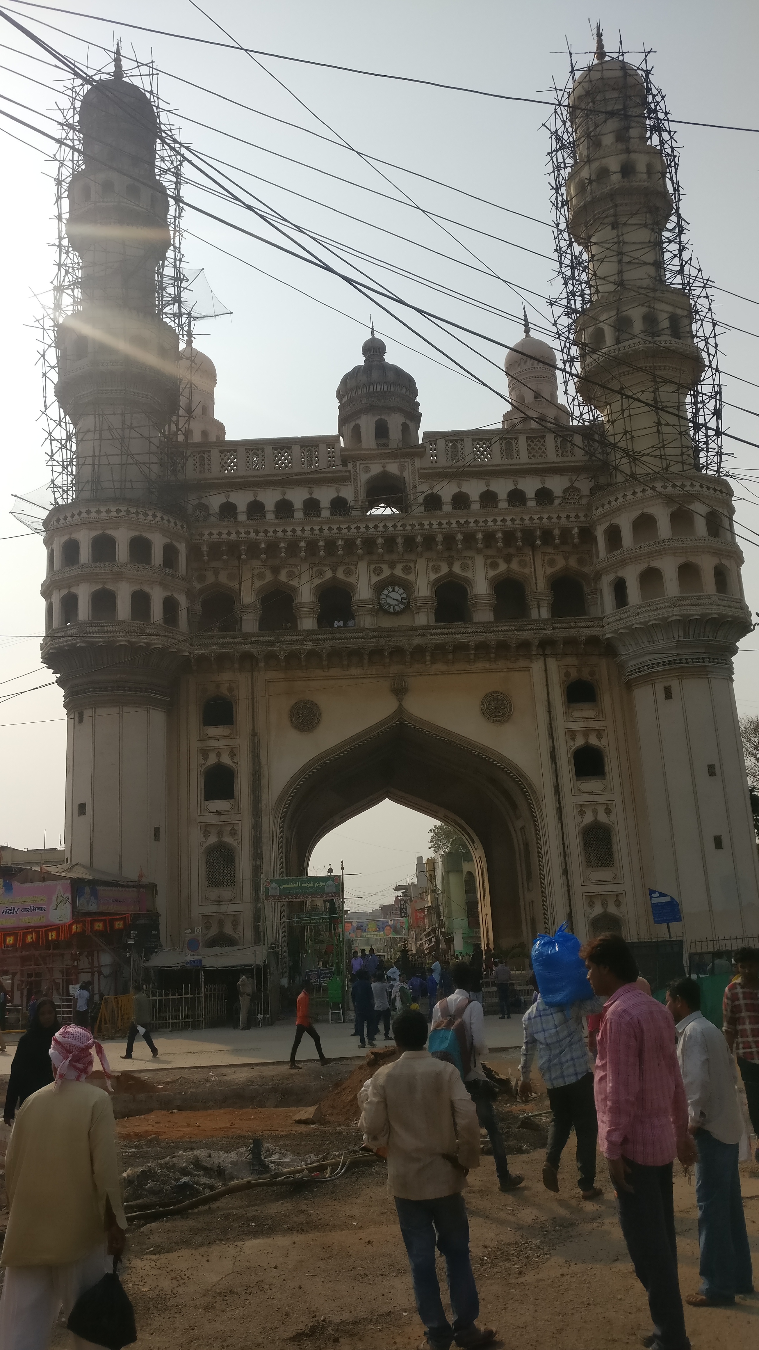 Charminar - Le monument le plus célèbre d'Hyderabad, en Inde. - Hyderabad | Secret World Trip Planner