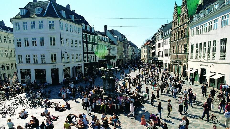 Stroget, en af de længste gågader i verden - København | Secret World Trip Planner