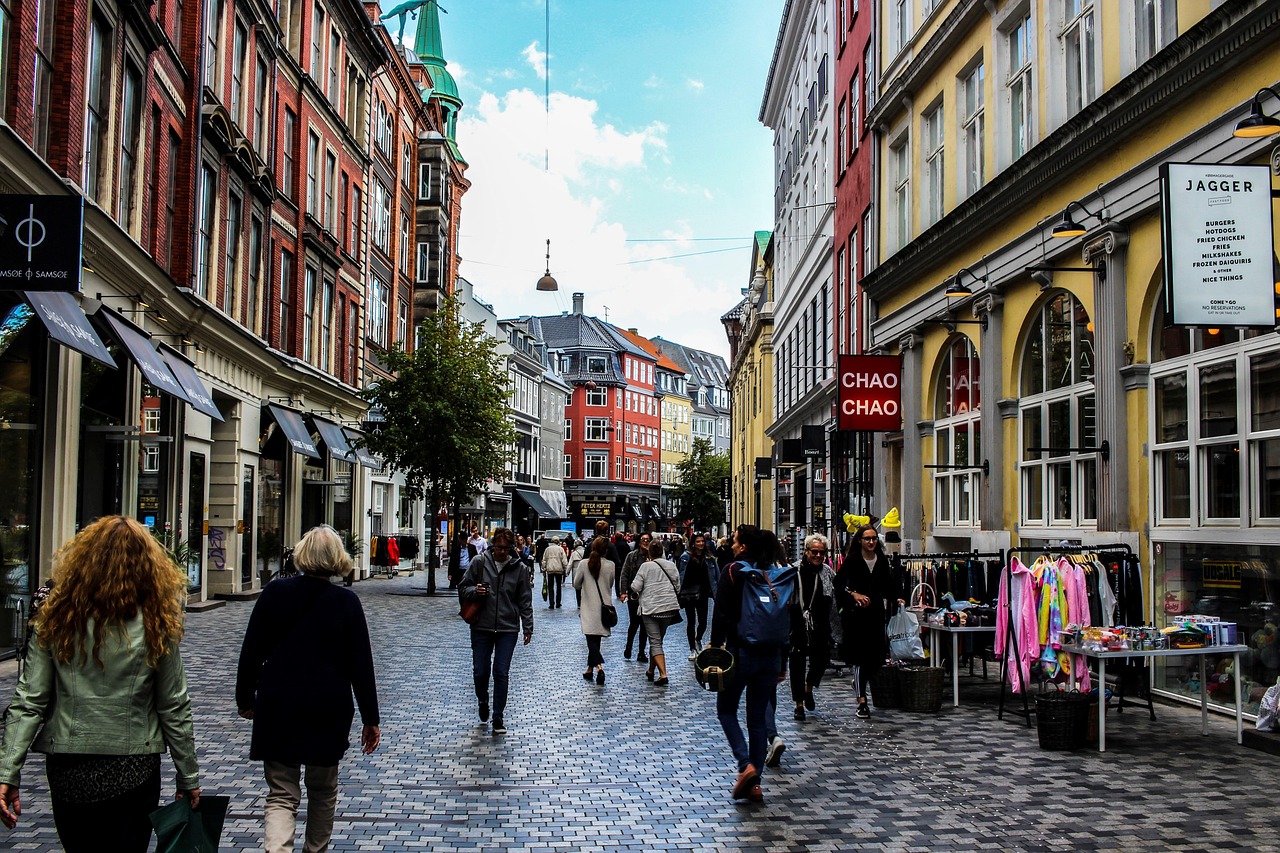 Stroget, en af de længste gågader i verden - København | Secret World Trip Planner
