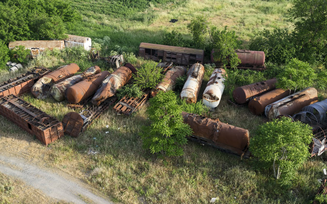 Reliquias oxidadas de Salónica: Los vagones abandonados congelados en el tiempo - Kallithea | Secret World Trip Planner