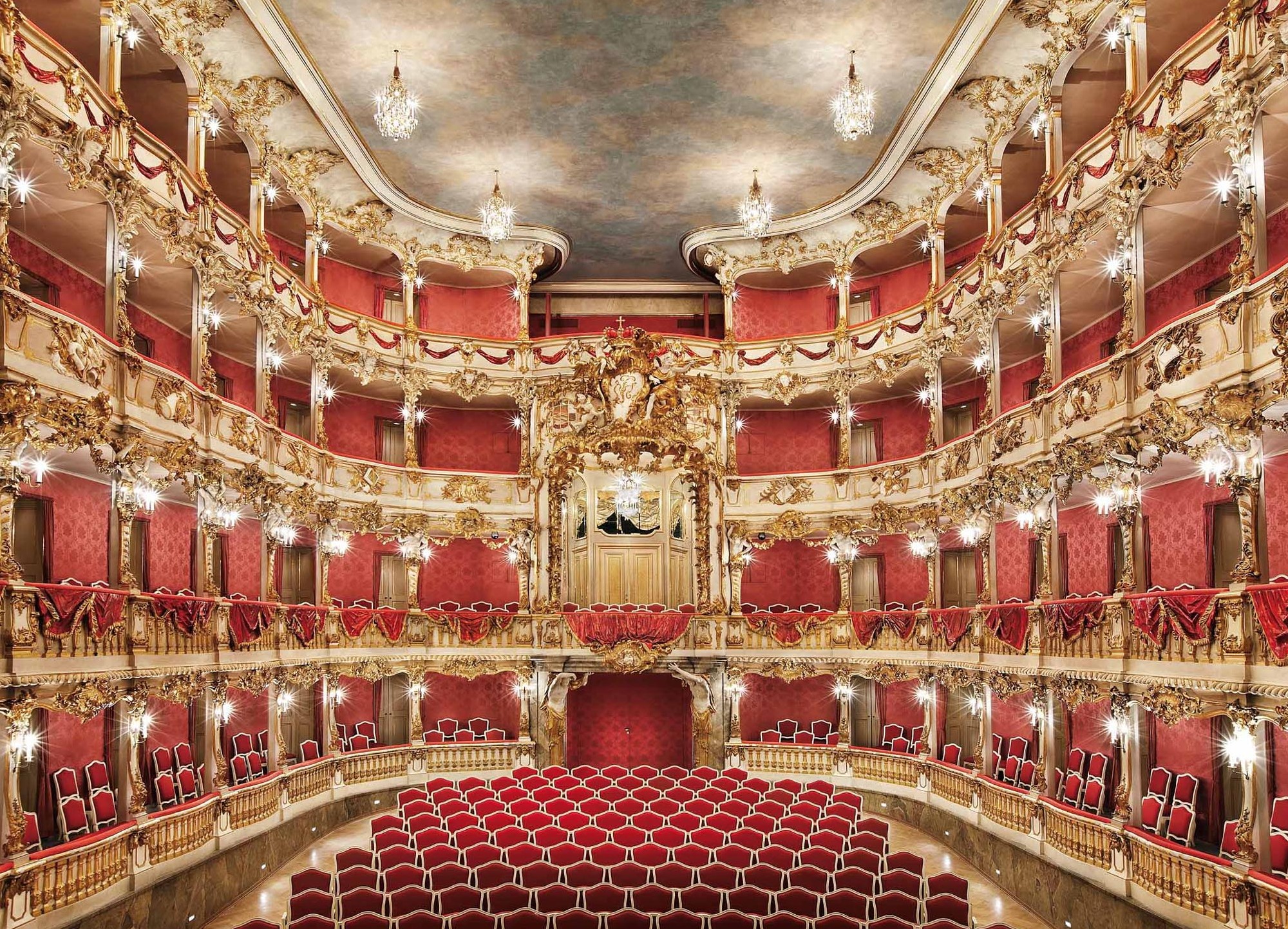 El Teatro Cuvilliés, uno de los más bellos teatros de Europa - München | Secret World Trip Planner