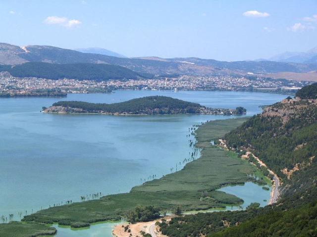 Ioanninas bezaubernde Insel: Entdeckung der kulturellen Schätze von Nisi - Ioannina Island | Secret World Trip Planner