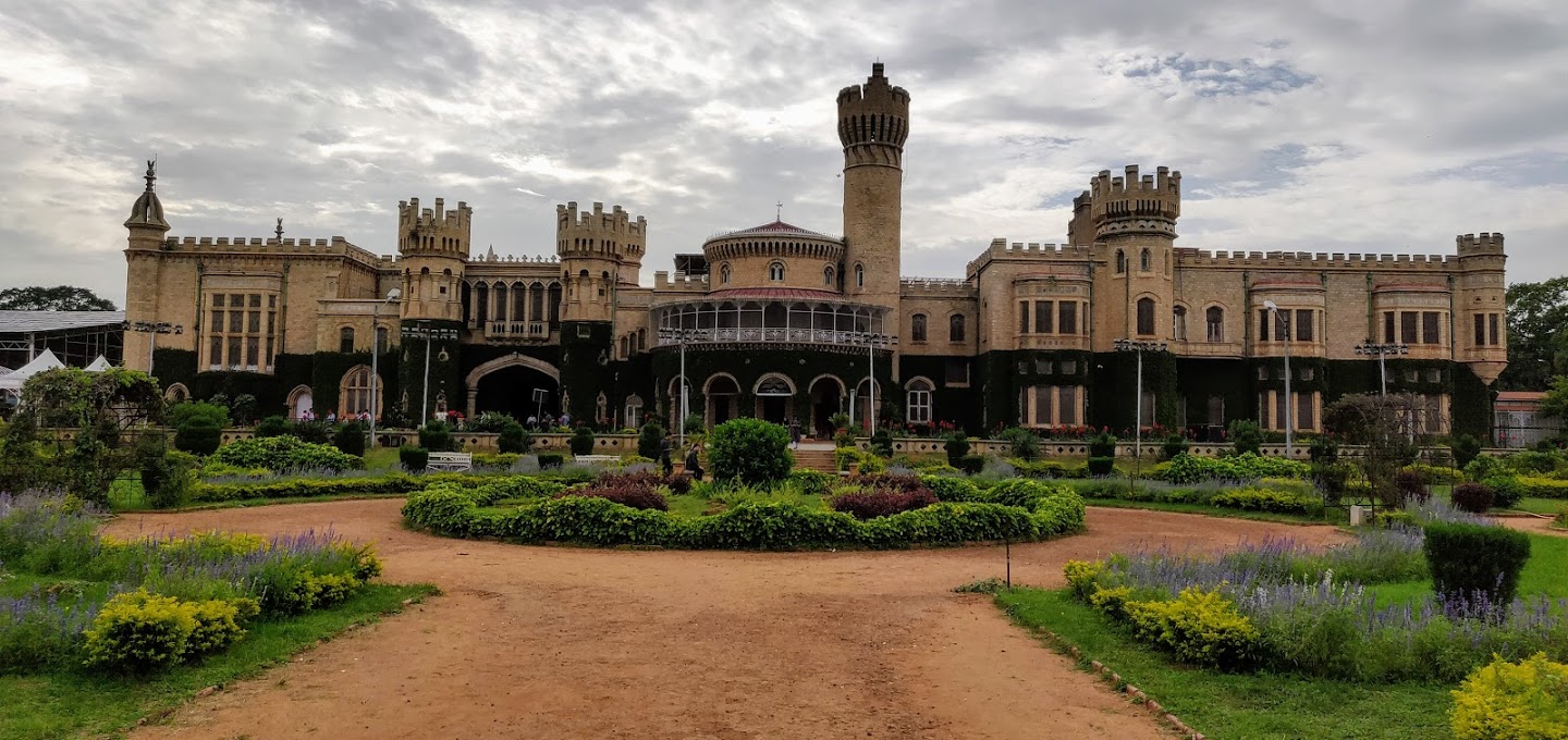 Palacio de Bangalore - Bengaluru | Secret World Trip Planner