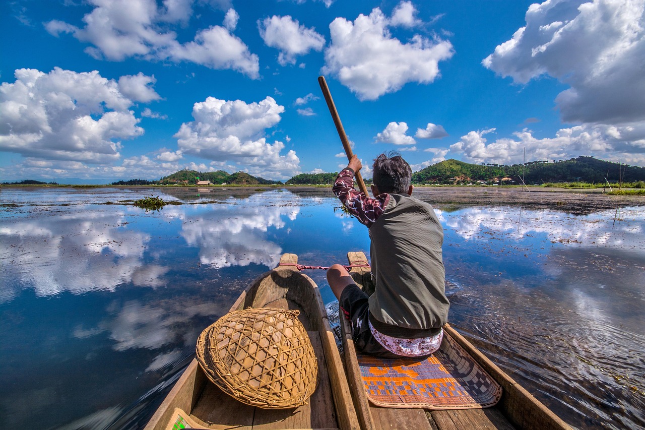 El Loktak Lakeis, uno de los lagos más grandes del norte de la India - Loktak Lake | Secret World Trip Planner