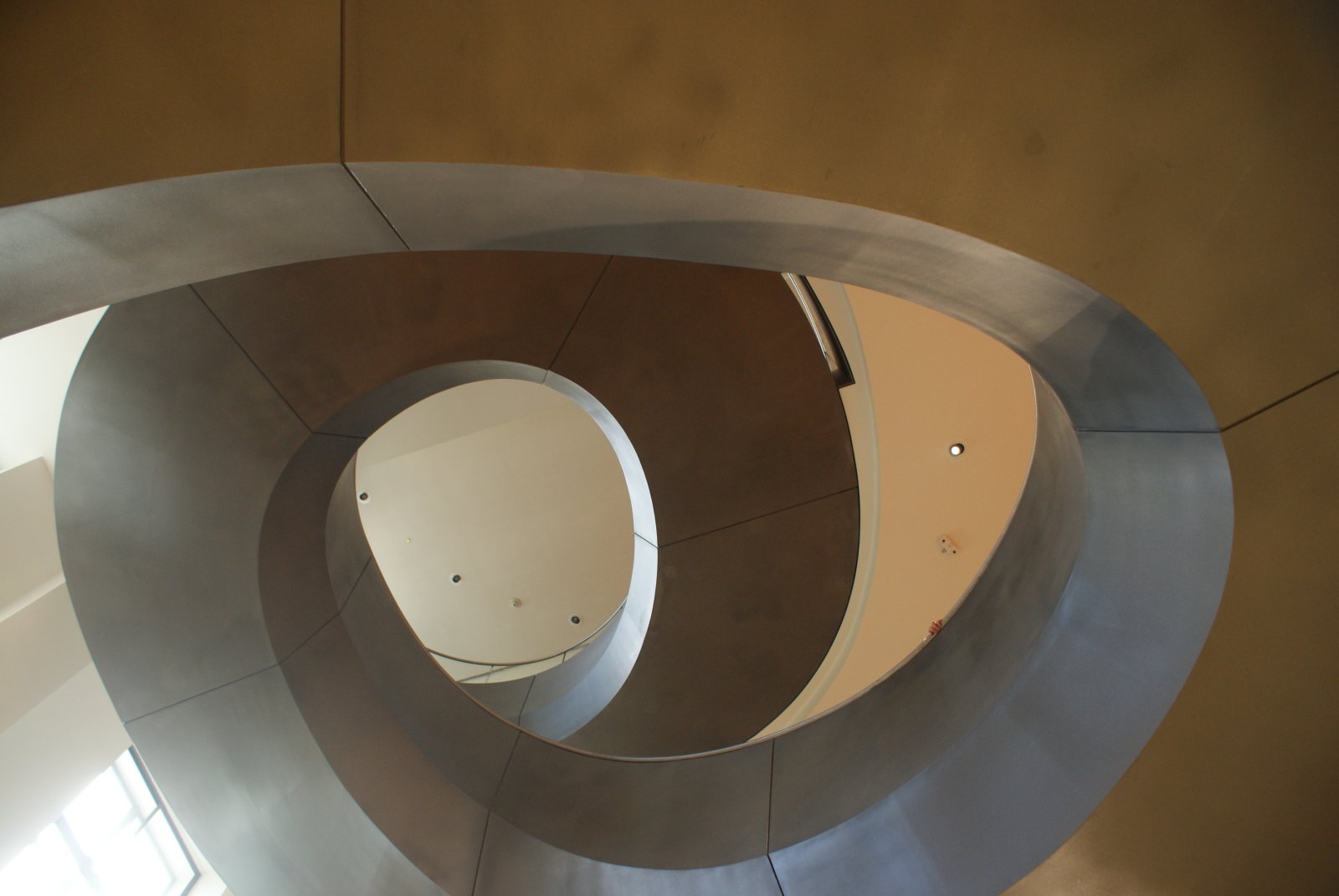 Wellcome Collection-Euston Road, London  - Londra | Secret World Trip Planner