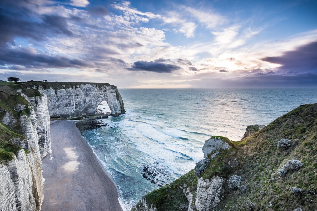 Étretat: un pueblecito, los acantilados y el famoso arco natural - Mundo Secreto - Étretat | Secret World Trip Planner