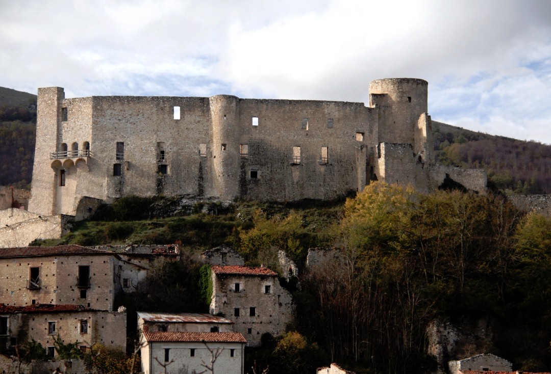 Brienza, castelul și legenda Biancăi - Brienza | Secret World Trip Planner