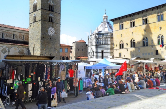 Рынкавая плошча - Piazza del Mercato Centrale | Secret World Trip Planner