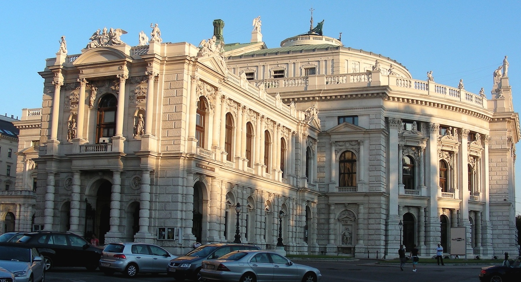 Vienne : Klimt au Burgtheater - Wien | Secret World Trip Planner
