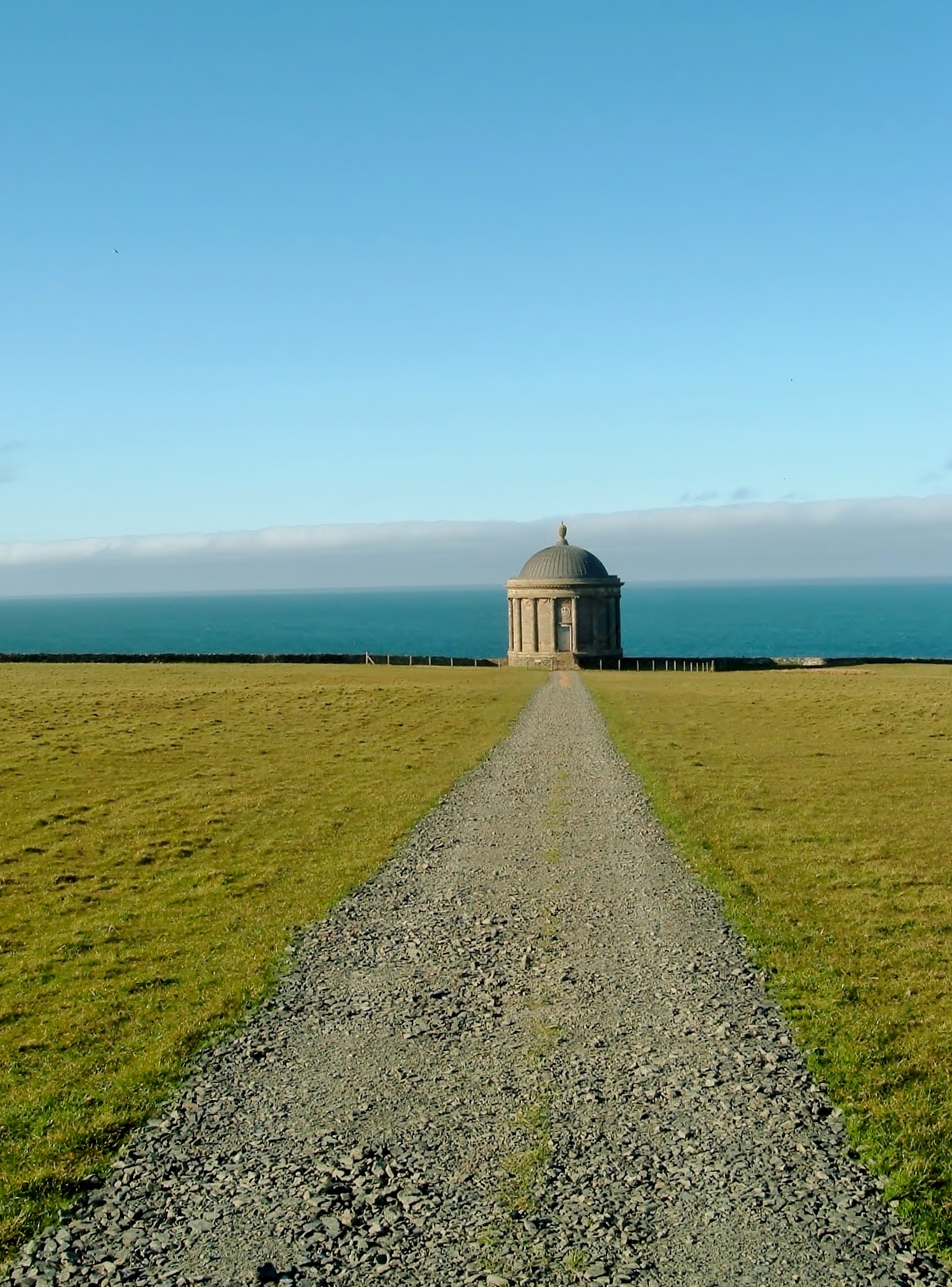 Templo y jardines de Mussenden - Seacoast Rd | Secret World Trip Planner
