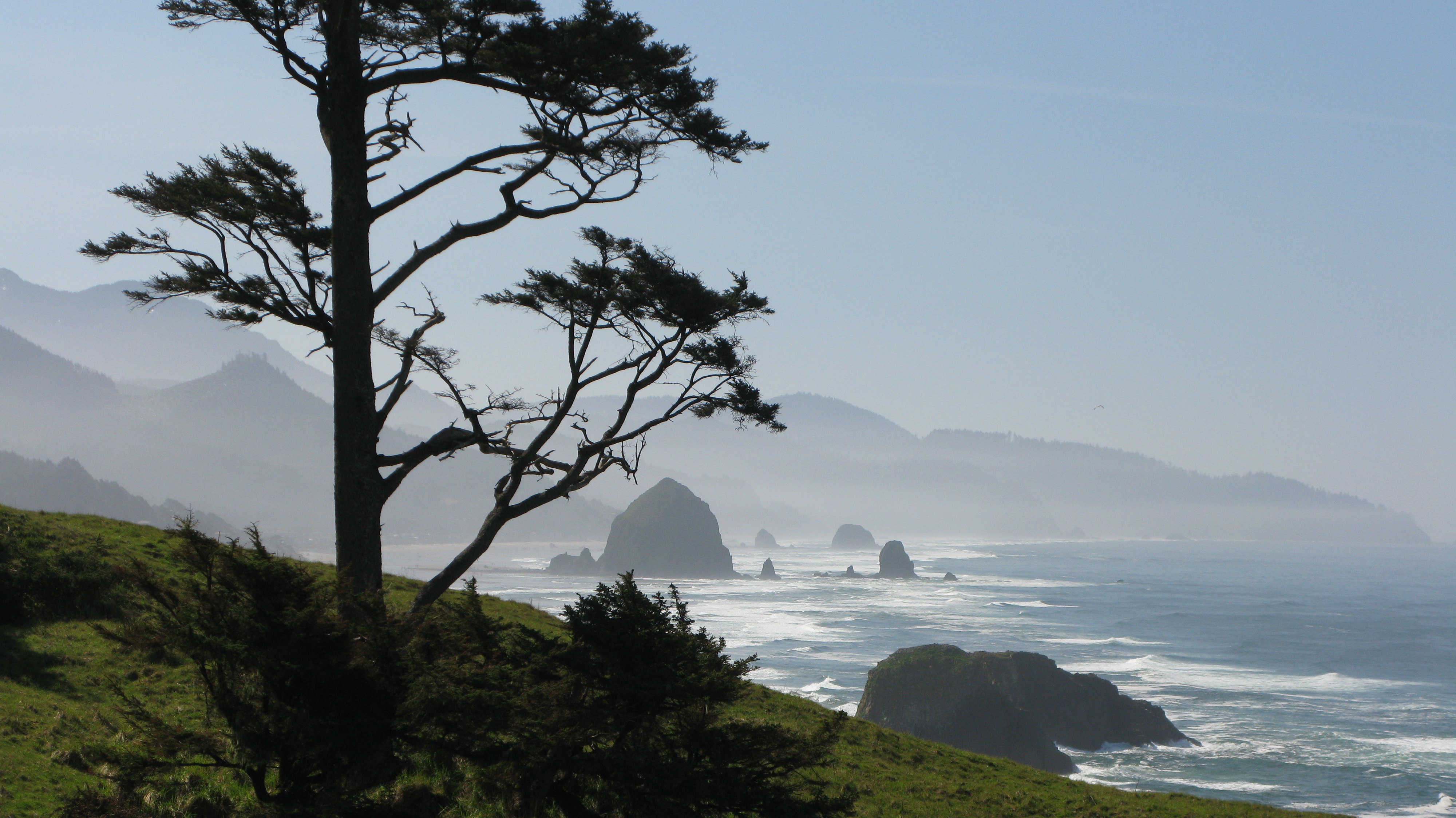 Haystack Rock: Oregon egyik legismertebb tereptárgya - Cannon Beach | Secret World Trip Planner