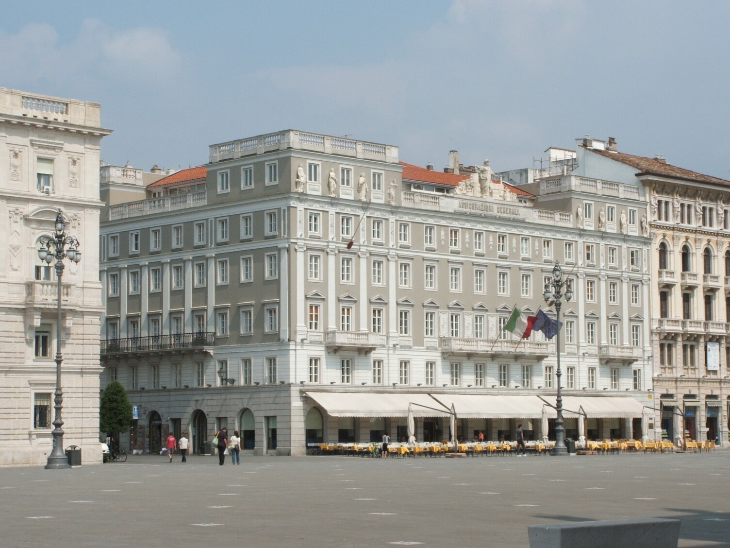 Trieste : berkafein degli Specchi, kopi paling terkenal di kota - Trieste | Secret World Trip Planner