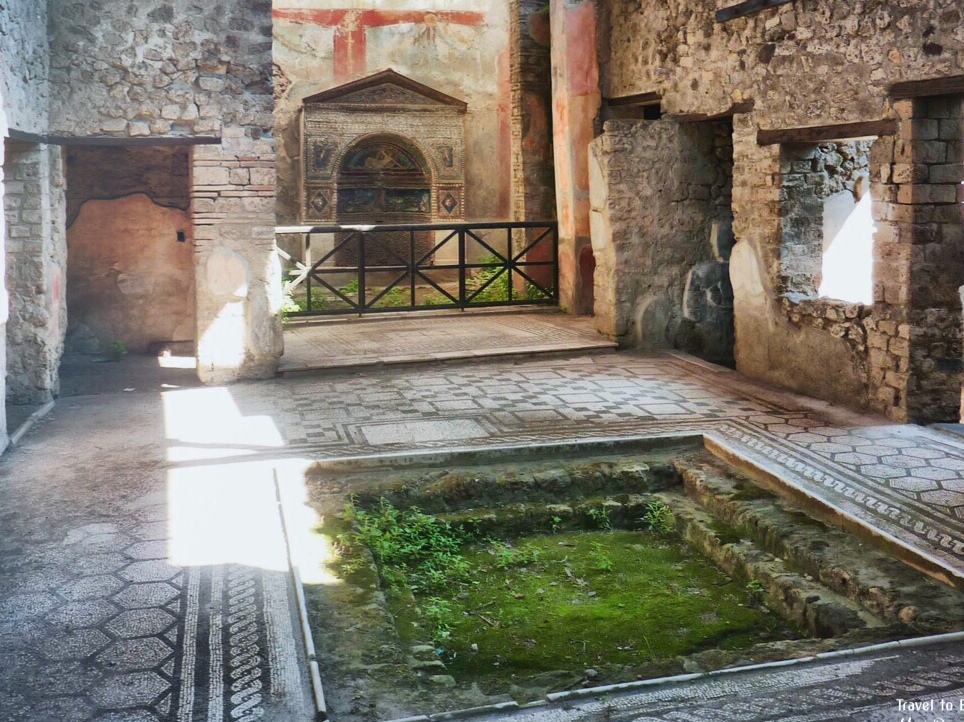पोम्पी: छोटे फव्वारा की सभा - Pompei | Secret World Trip Planner