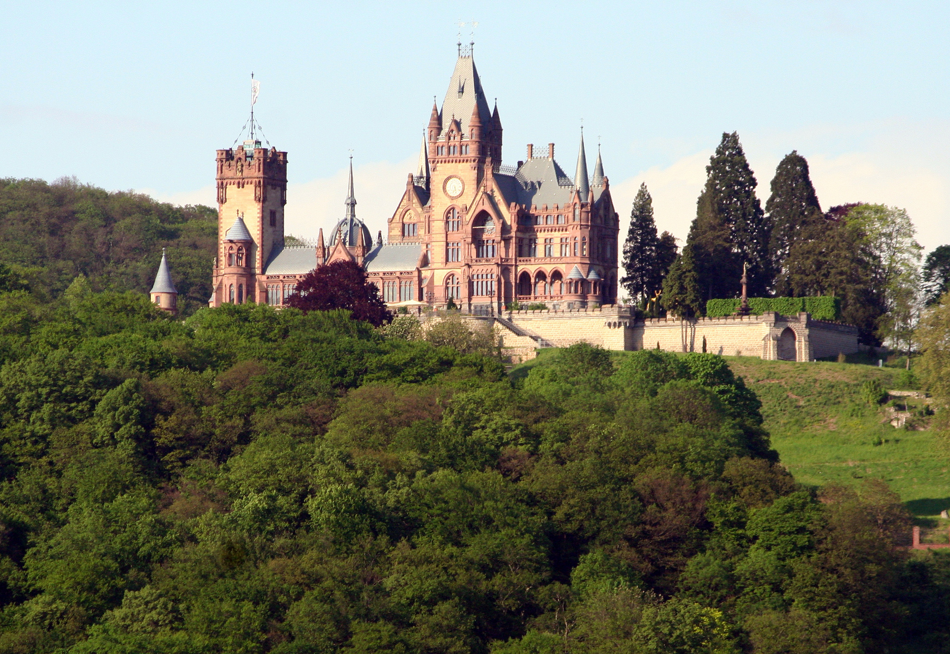 Schloss Drachenburg - Königswinter | Secret World Trip Planner