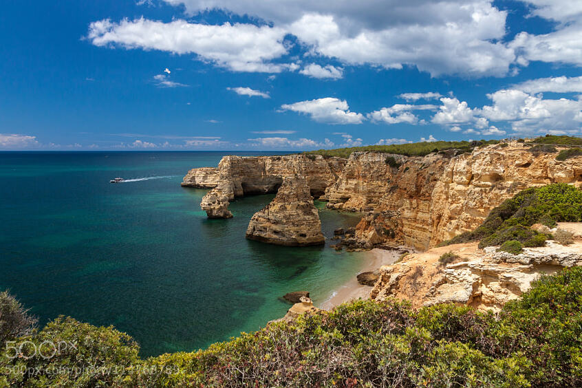 Praia da Marinha (en inglés: Navy Beach) - Portugal - Spiaggia di Marinha | Secret World Trip Planner