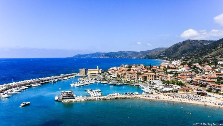 The village of Acciaroli in southern Italy - Acciaroli | Secret World Trip Planner