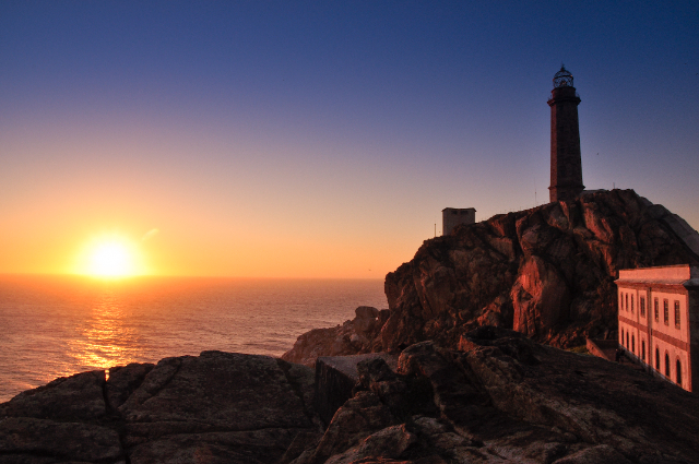 Le dernier coucher de soleil en Europe - Cabo Touriñán | Secret World Trip Planner