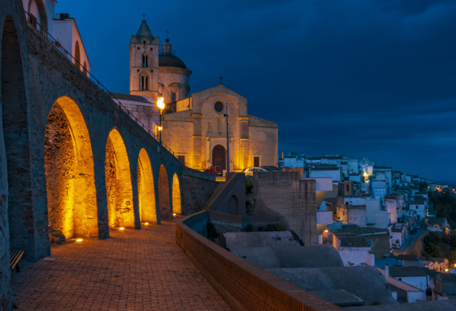 Mutterkirche der Heiligen Peter und Paul - Via Nicola Franchi | Secret World Trip Planner
