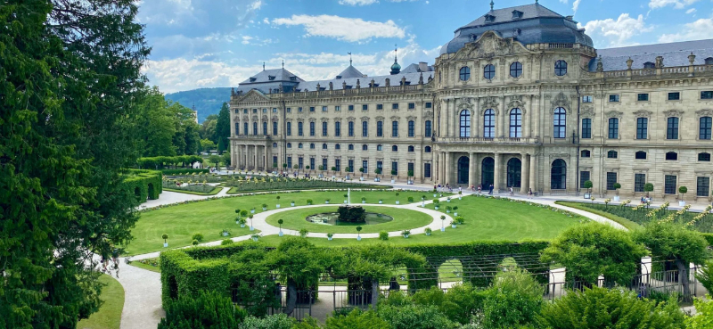 ਵੁਰਜ਼ਬਰਗ ਰੈਜ਼ੀਡੈਂਜ਼ ਅਤੇ ਗਾਰਡਨ - Würzburg | Secret World Trip Planner