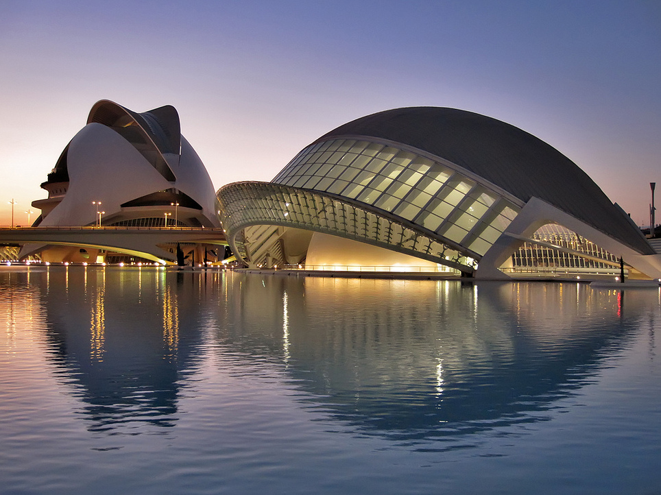 Valencia: La Ciudad de las Artes y las Ciencias - València | Secret World Trip Planner