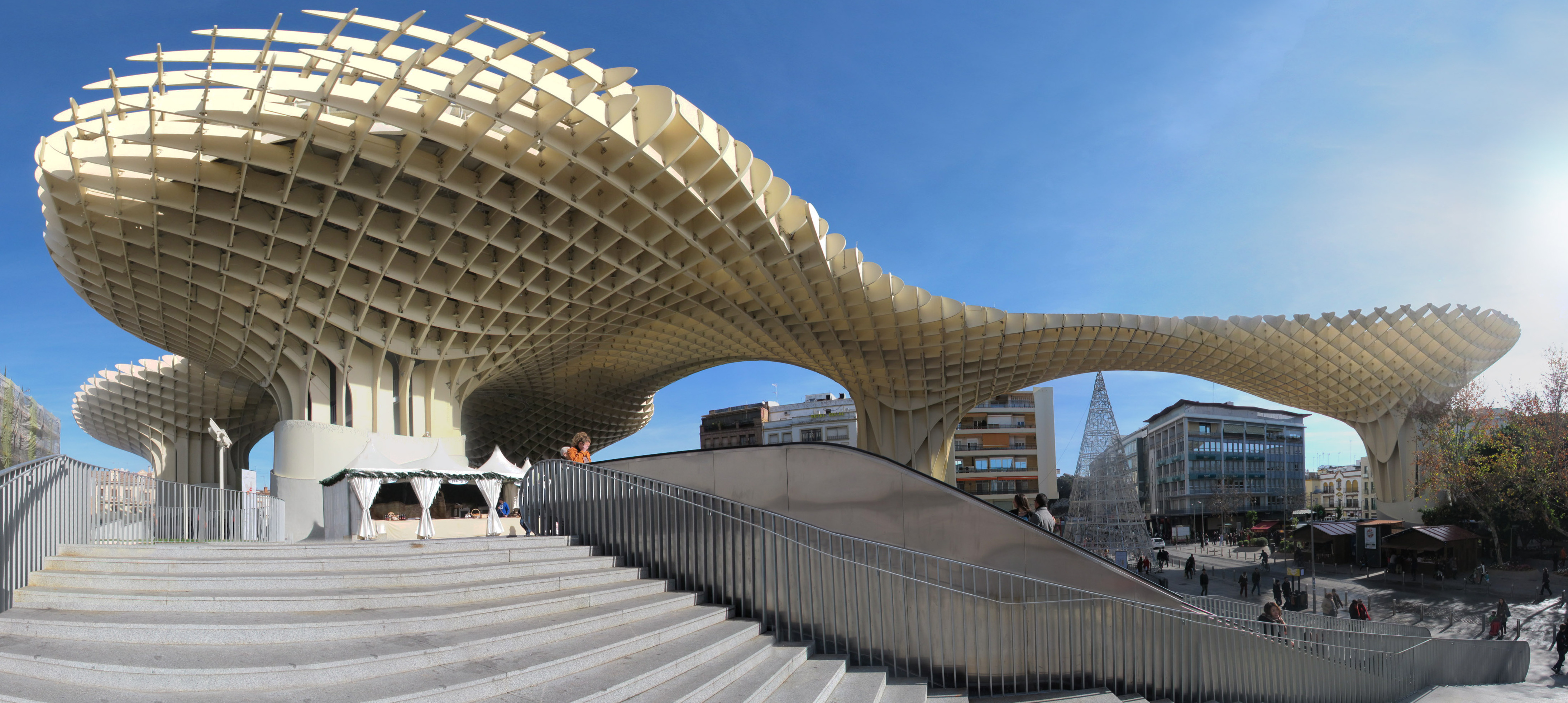 Metropol Parasol, a maior estrutura de madeira do mundo - Sevilla | Secret World Trip Planner