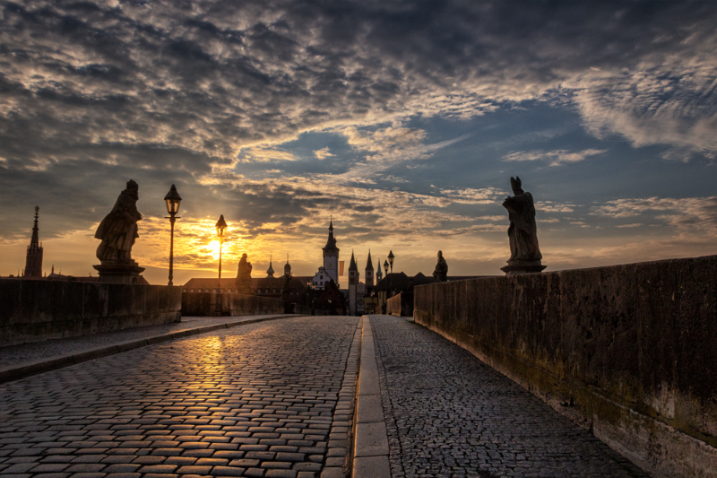 The Old Main Bridge (Le vieux pont sur le Main) — Würzburg