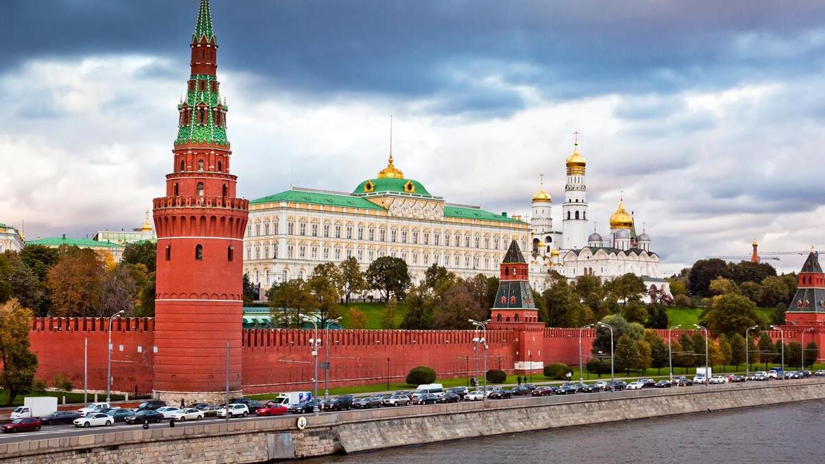 The Walls and Towers of the Kremlin - Mosca | Secret World Trip Planner