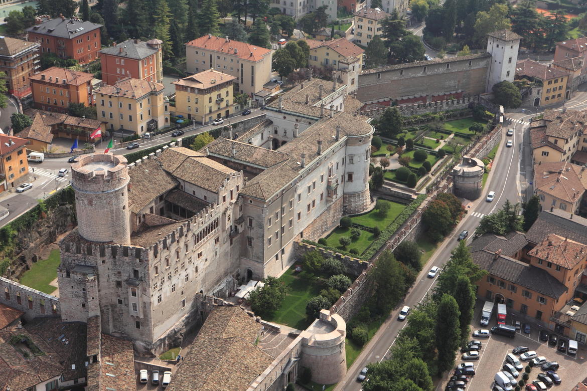 బ్వ్లియో కోట - Trento | Secret World Trip Planner