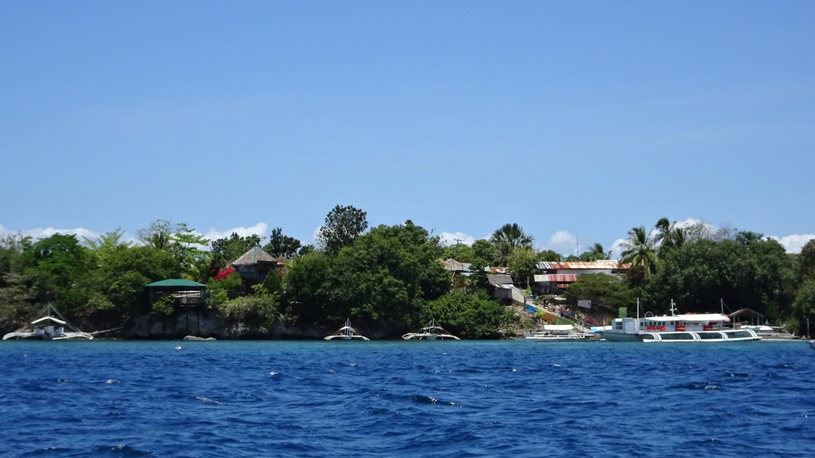 Isla Cabilao - Loon | Secret World Trip Planner