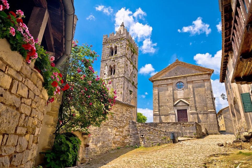 La ciudad de Hum, la ciudad más pequeña del mundo... Croacia - Colmo | Secret World Trip Planner