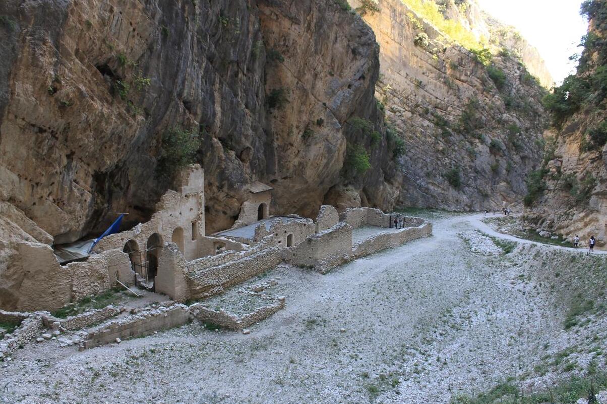 Abadía de San Martino en Valle - Fara S. Martino | Secret World Trip Planner