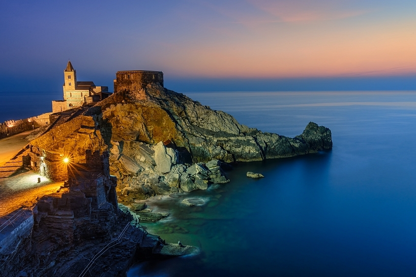 산 피에트로 교회-바위에 원더 - Portovenere | Secret World Trip Planner