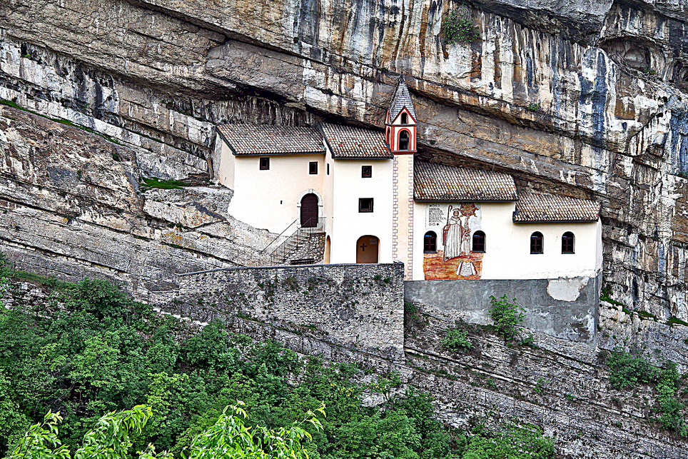 Poustevna San Colombano - San Colombano | Secret World Trip Planner