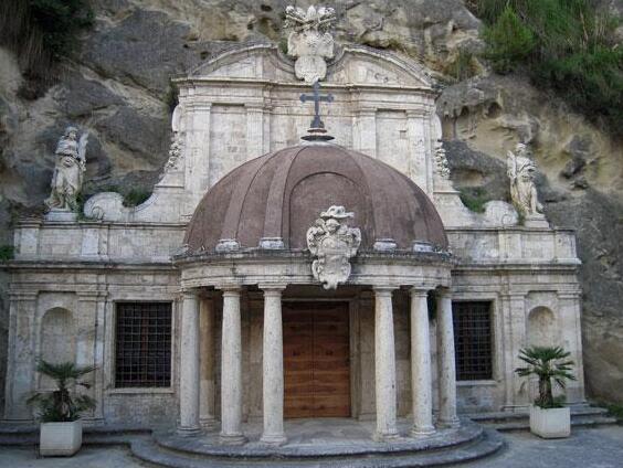 Το ιερό του ναού του Sant'emidio alle Grotte - Ascoli Piceno | Secret World Trip Planner
