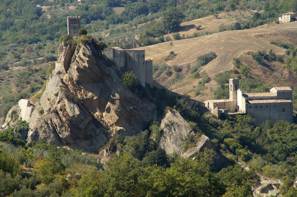Rockcascalenya - Roccascalegna | Secret World Trip Planner