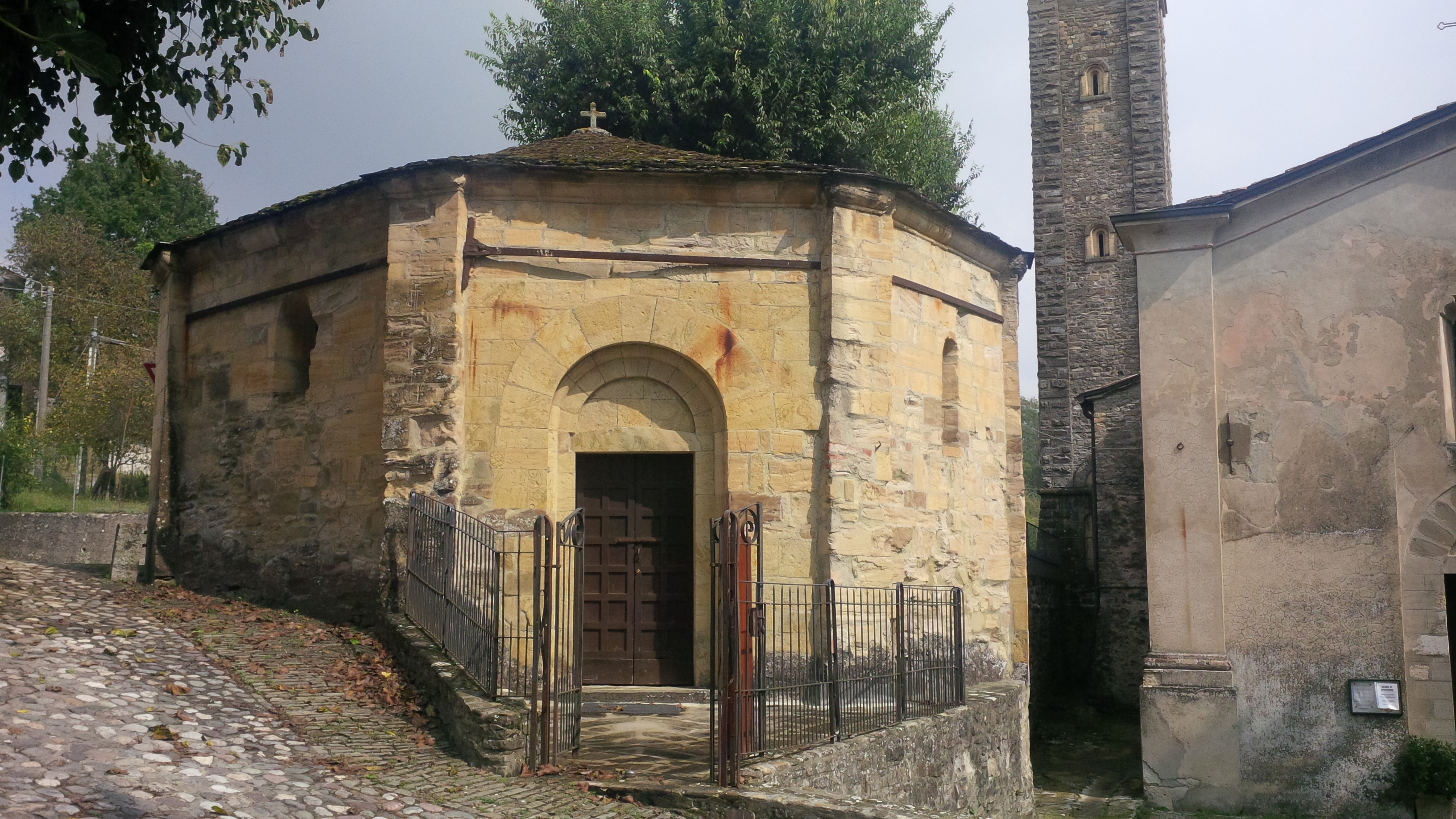 Serravalle ના પેરિશ ચર્ચ - Varano de' Melegari | Secret World Trip Planner