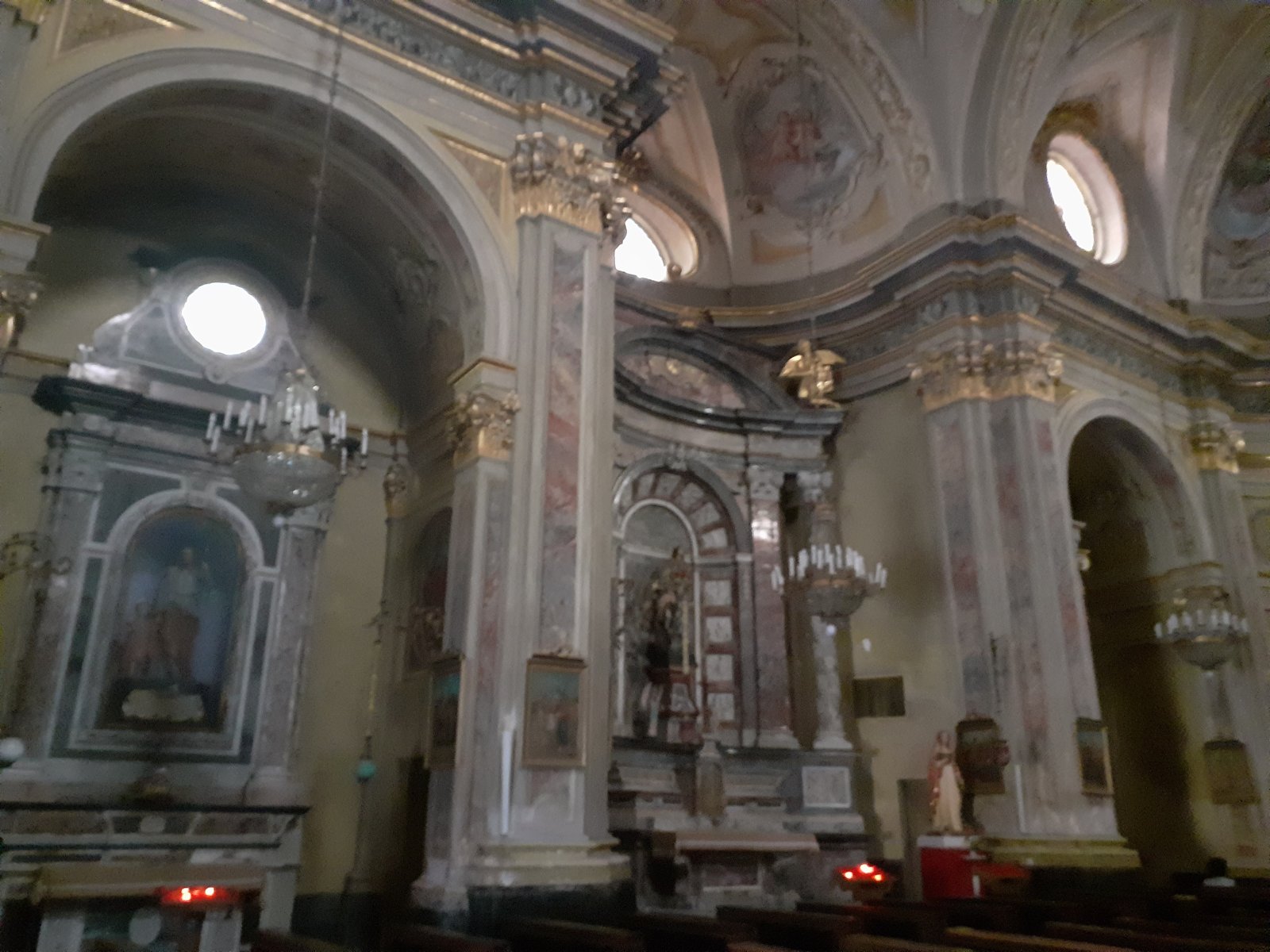 Garessio, txiki bat, eski estazio ondoan Cuneo - Garessio | Secret World Trip Planner