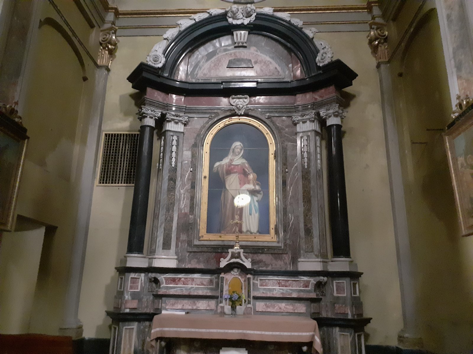 Garessio, txiki bat, eski estazio ondoan Cuneo - Garessio | Secret World Trip Planner